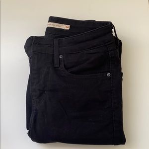 LEVI’s Black Jeans